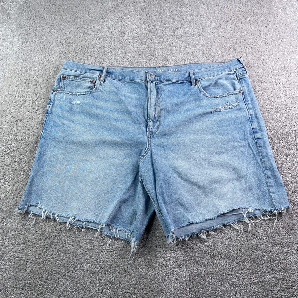 American Eagle Shorts Women Size 20 Light Wash Bermuda Strigid Frayed Denim